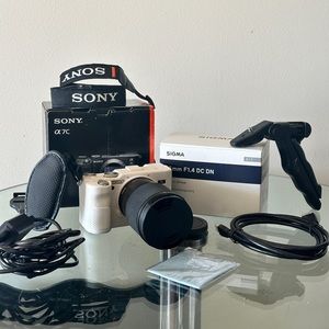 Alpha 7C Full frame Camera FREE Sigma Lens 16mm
